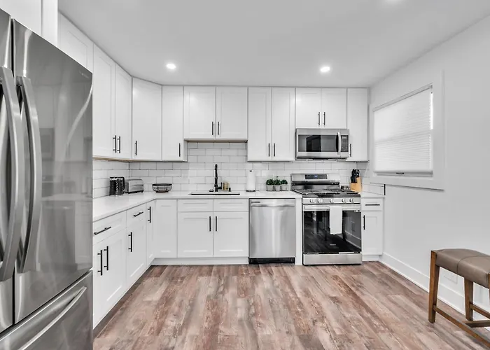 Comforting Retreat Near Woodfield Mall * Rolling Meadows